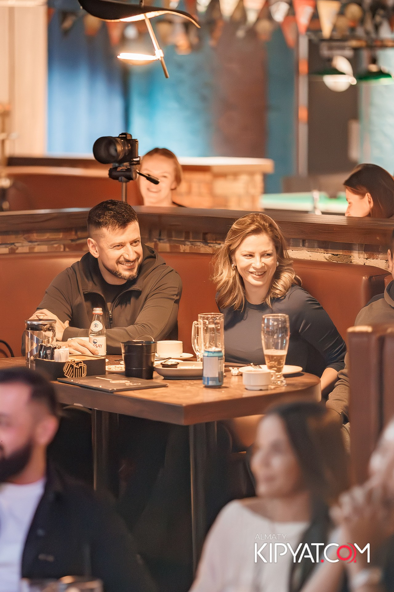 СОЛЬНЫЙ СТЕНДАП КОНЦЕРТ АЛЕКСАНДРА МЕРКУЛЬ. КИПЯТКОМ АЛМАТЫ!