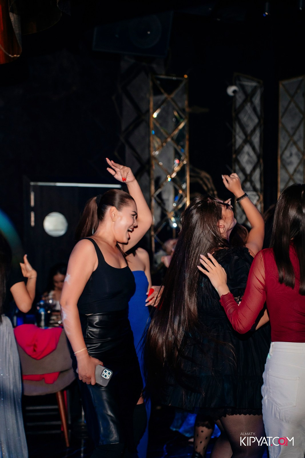 MOOD KARAOKE & TERRACE. КИПЯТКОМ АЛМАТЫ!