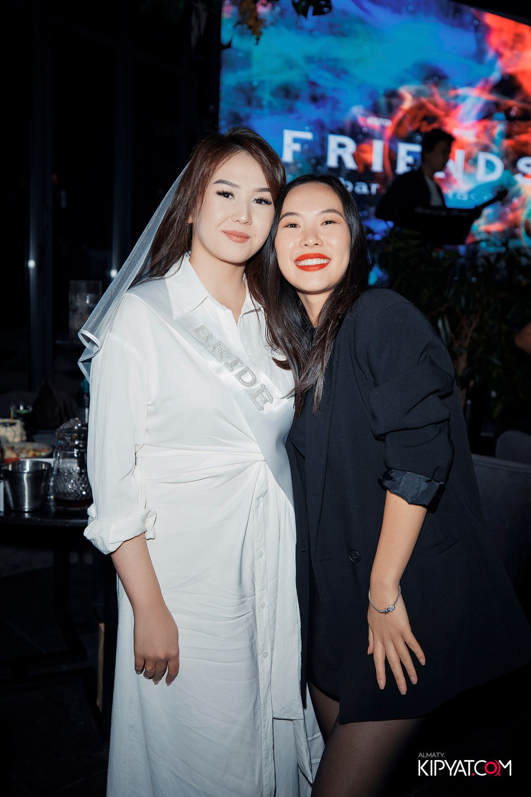 FRIENDS BAR & TERRACE. КИПЯТКОМ АЛМАТЫ!