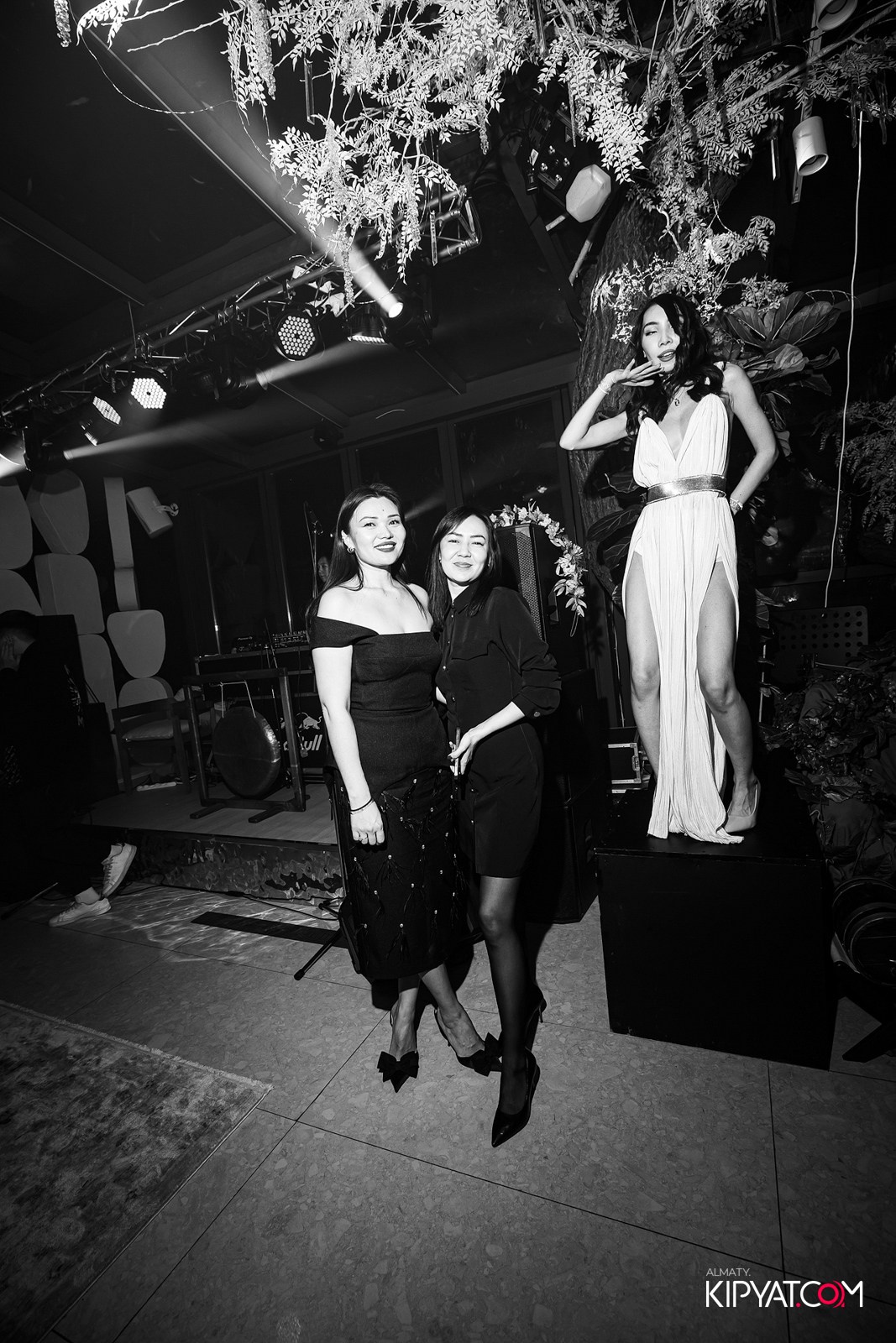 EDEN BAR & RESTAURANT. КИПЯТКОМ АЛМАТЫ!