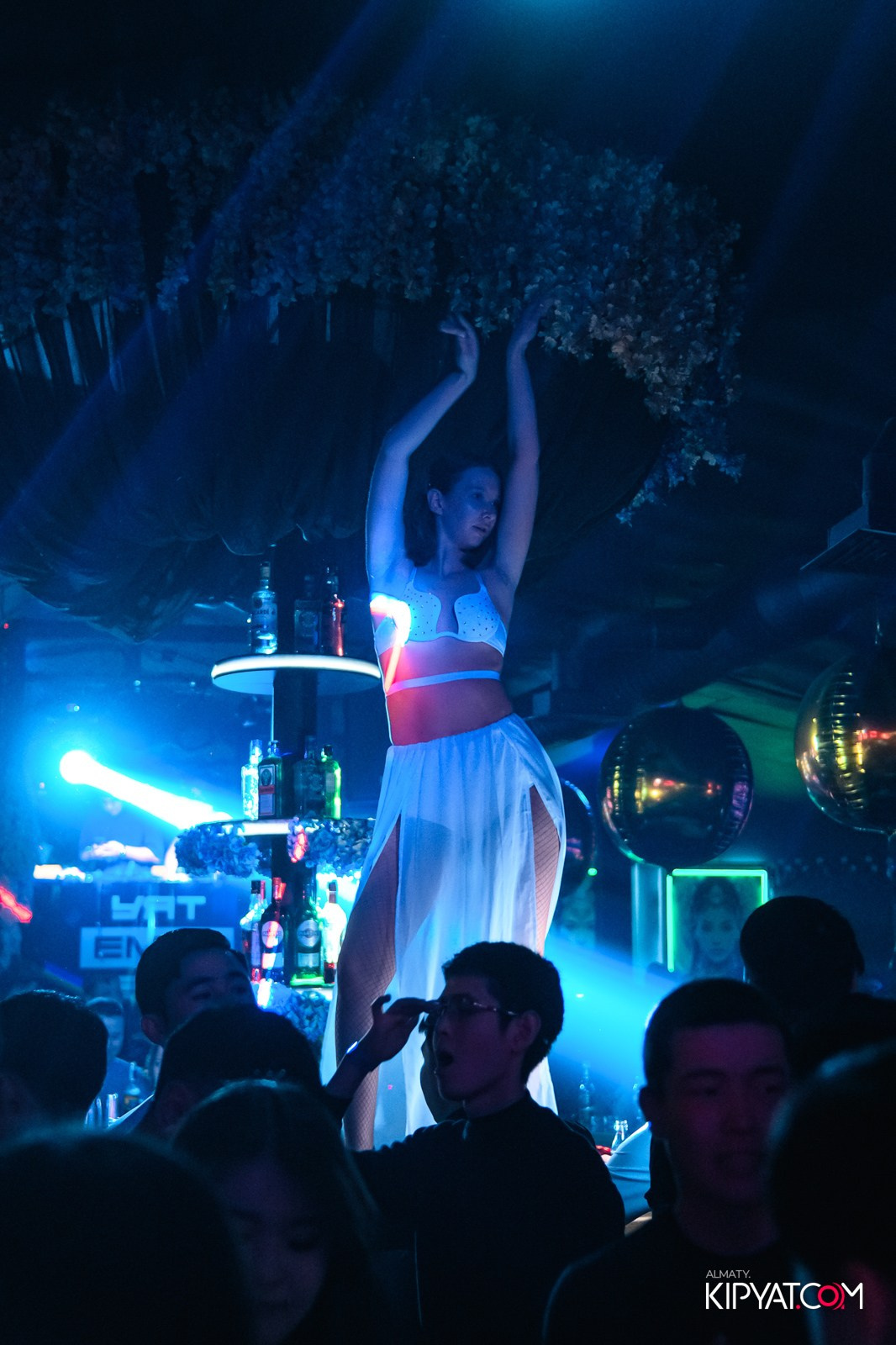 UYAT EMES BAR. КИПЯТКОМ АЛМАТЫ!