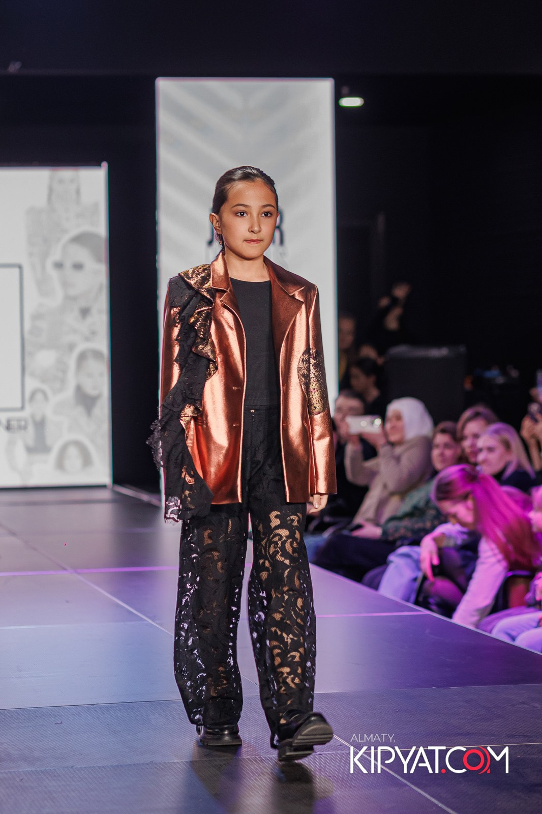 JUNIOR MODELS SHOW В РАМКАХ БЛАГОТВОРИТЕЛЬНОГО ПРОЕКТА МОДА ЗА СЧАСТЬЕ ДЕТЕЙ. КИПЯТКОМ АЛМАТЫ!