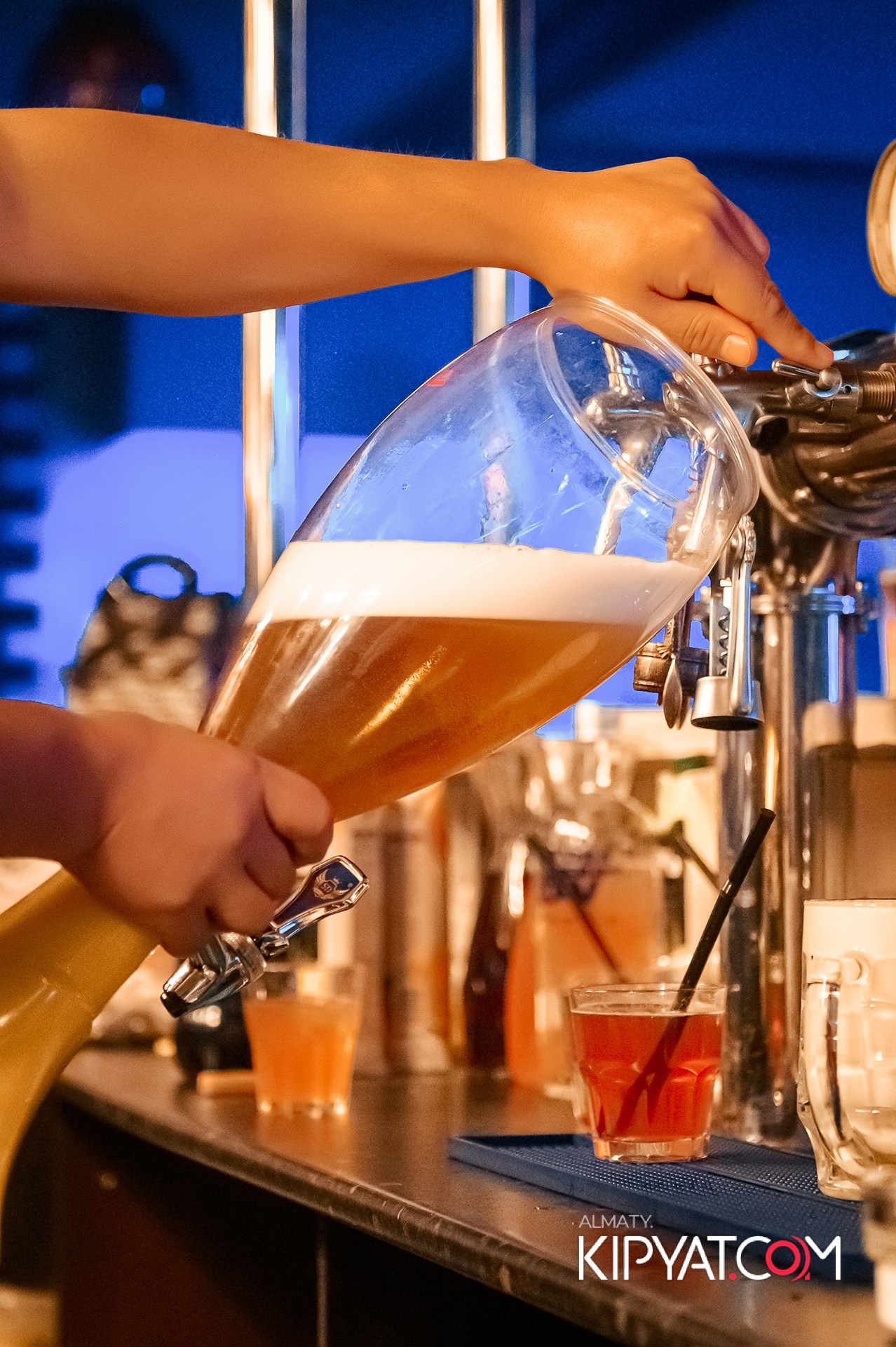 DOS 1 BAR. КИПЯТКОМ АЛМАТЫ!