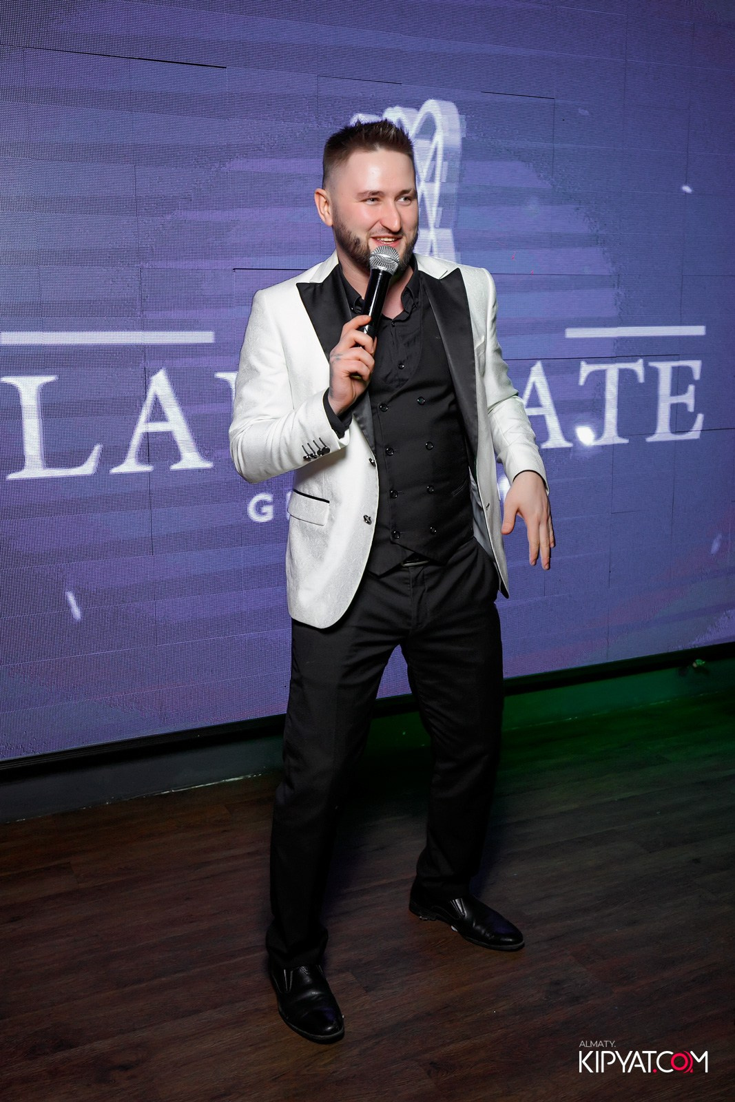 LAUREATE GRAND CAFE. КИПЯТКОМ АЛМАТЫ!