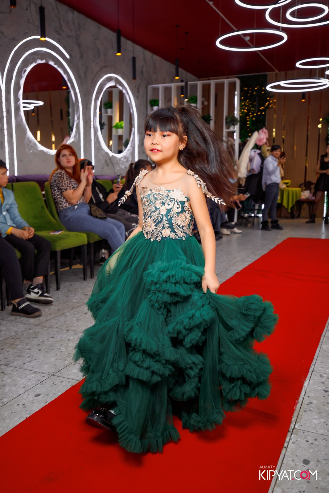 FASHION DAY 2025 КАФЕ ЖАКСЫЛЫК. КИПЯТКОМ АЛМАТЫ!