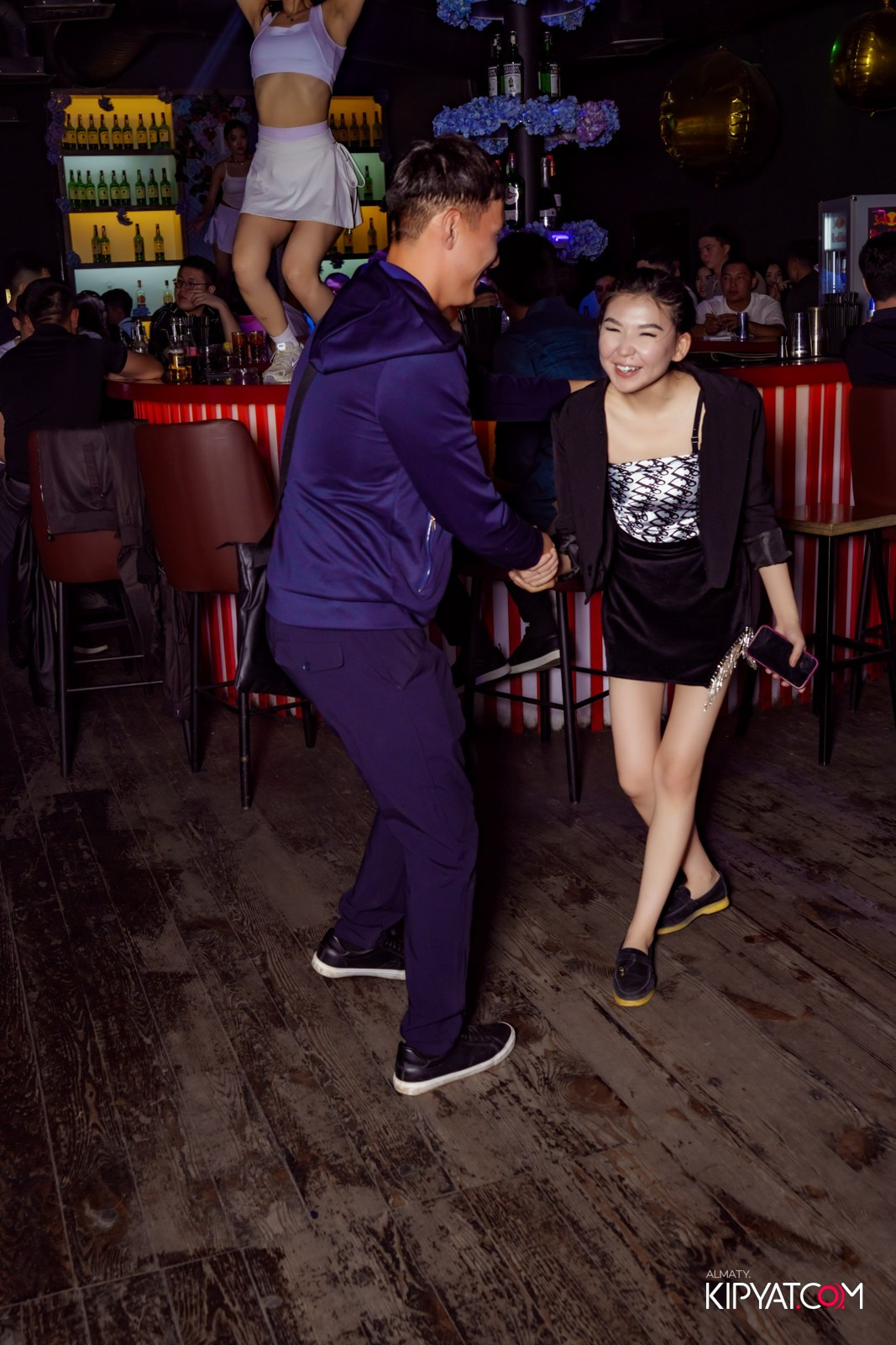 UYAT EMES BAR. КИПЯТКОМ АЛМАТЫ!