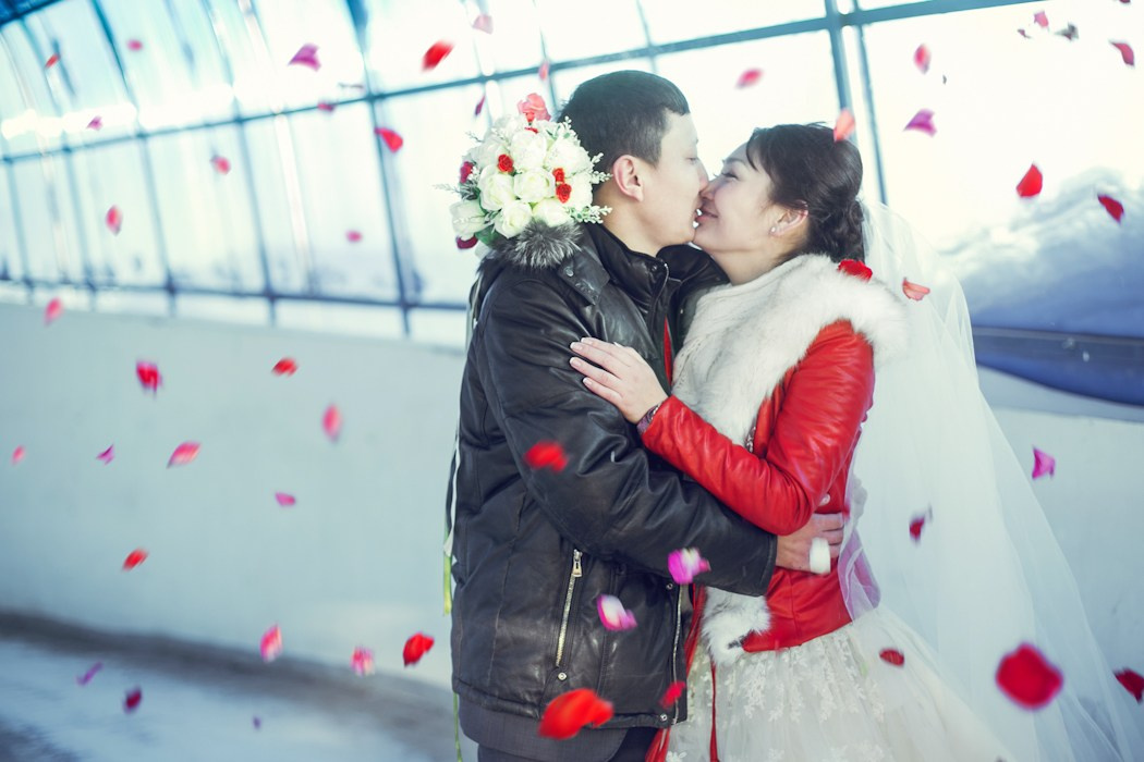 Зимнее свадебное фото. Фотограф Надежда Куин, Якутск