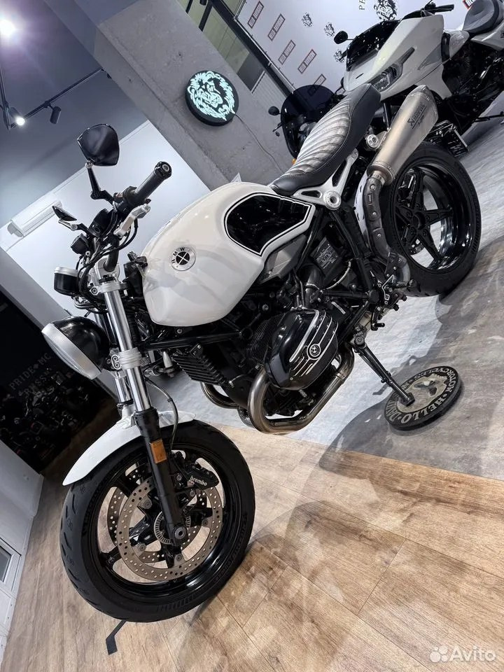 Купить BMW R9T (White Scrambler) — подробнее на сайте. Hello Davidson, Москва. Только хорошие мотоциклы…