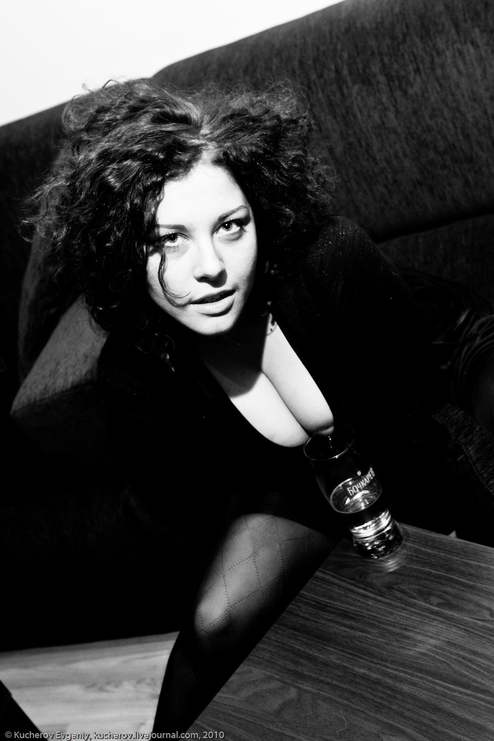 Маша и бильярд. Кучеров Евгений. Фотограф