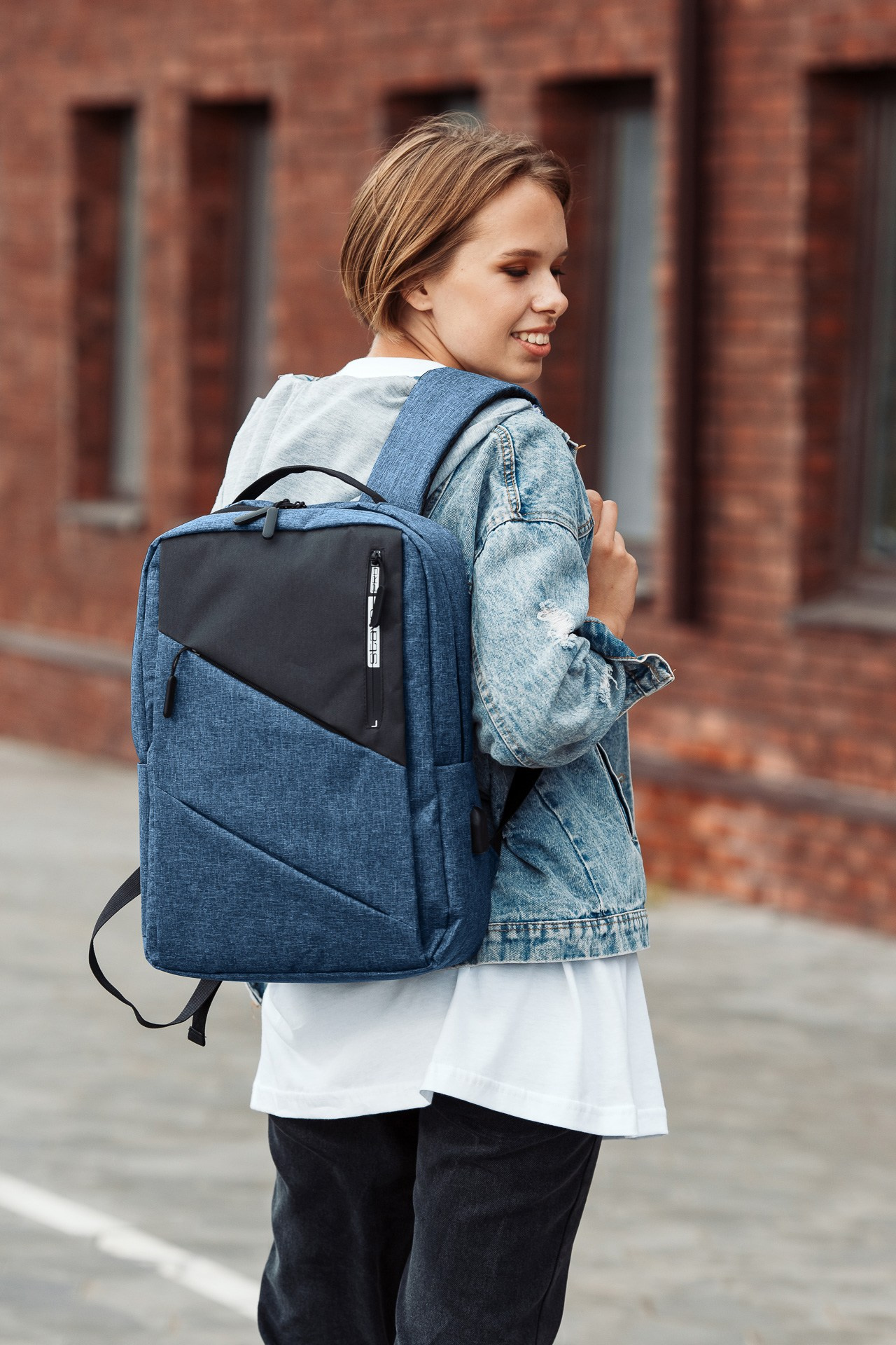 WB OZON Рюкзаки. Фотосъёмка для бизнеса — предметное фото, репортаж с мероприятий, портреты людей, съёмка интерьера и экстерьера