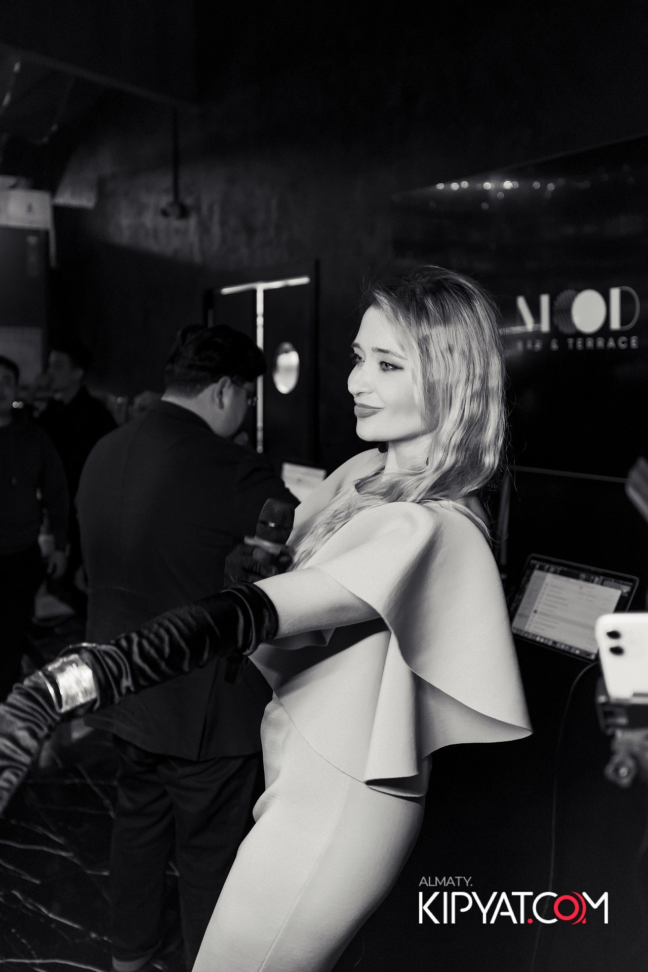 MOOD KARAOKE & TERRACE. КИПЯТКОМ АЛМАТЫ!