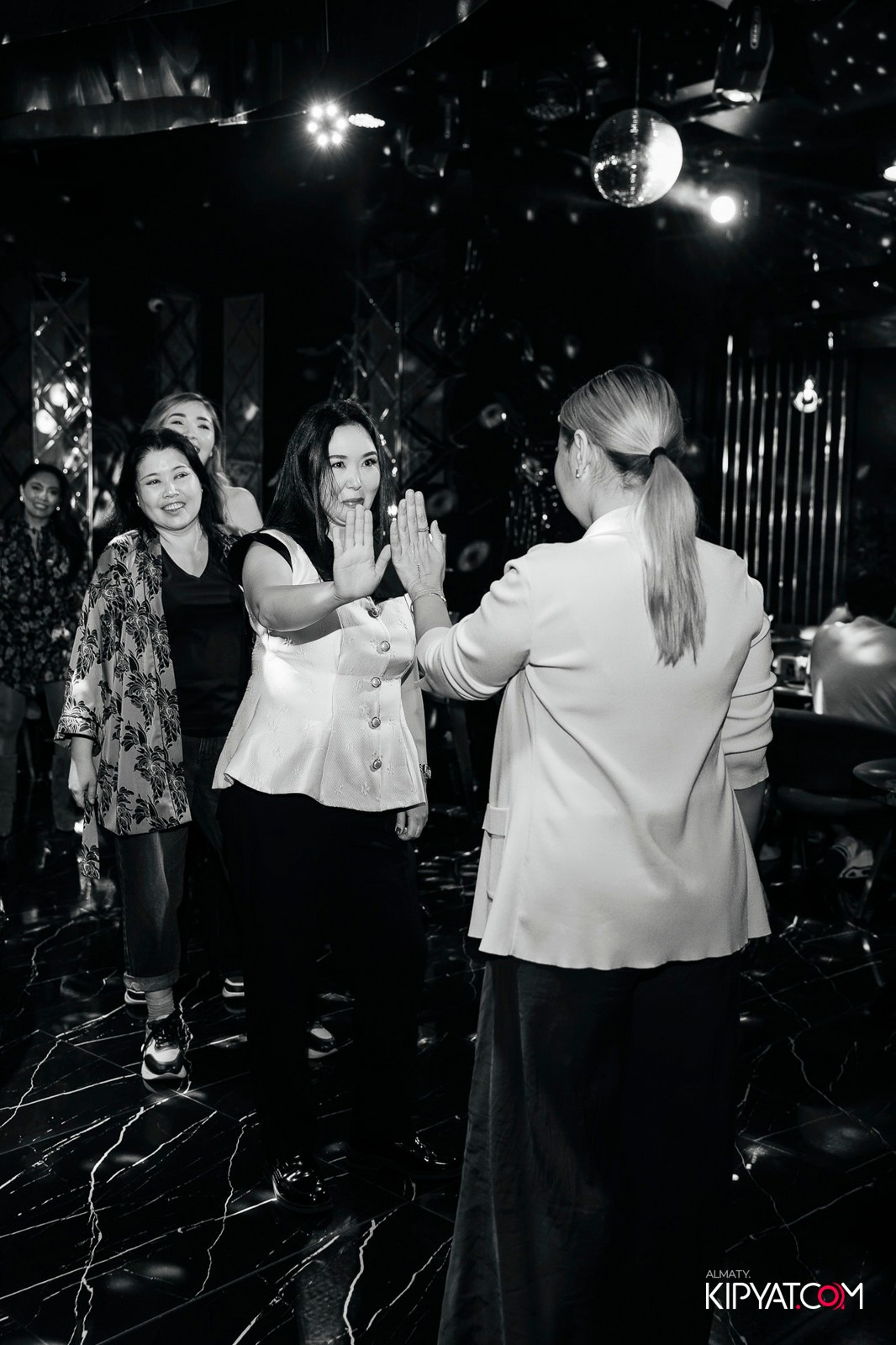 KARAOKE BATTLE В MOOD KARAOKE & TERRACE. КИПЯТКОМ АЛМАТЫ!