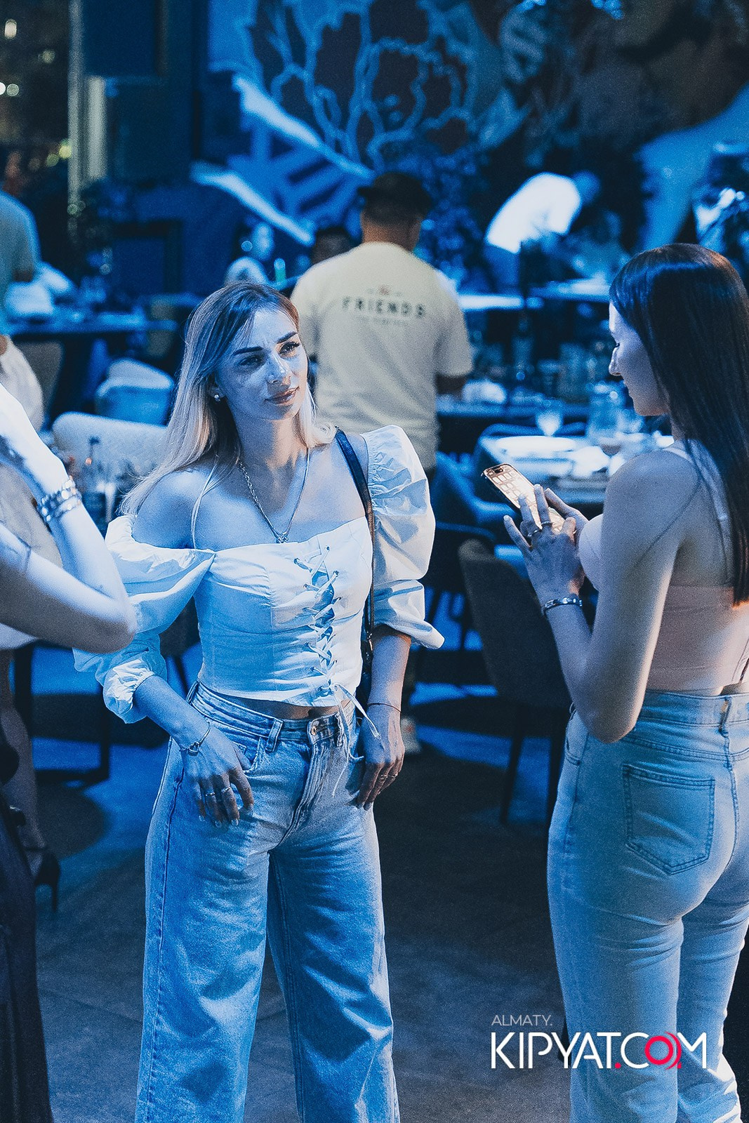 FRIENDS BAR & TERRACE. КИПЯТКОМ АЛМАТЫ!