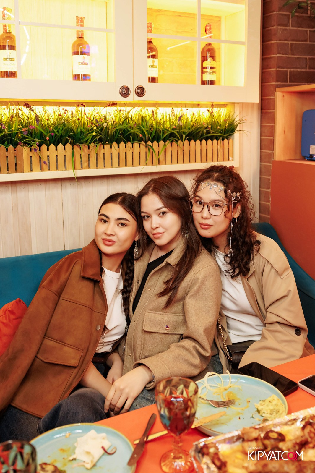 ГРУЗИНСКИЙ ДВОР НА КАБАНБАЙ БАТЫРА. КИПЯТКОМ АЛМАТЫ!