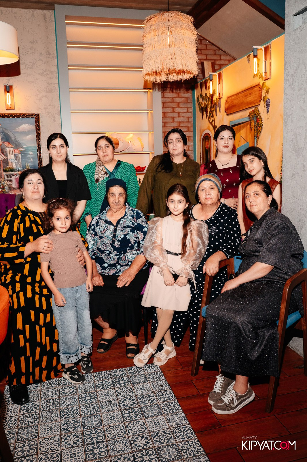 ГРУЗИНСКИЙ ДВОР НА КАБАНБАЙ БАТЫРА. КИПЯТКОМ АЛМАТЫ!