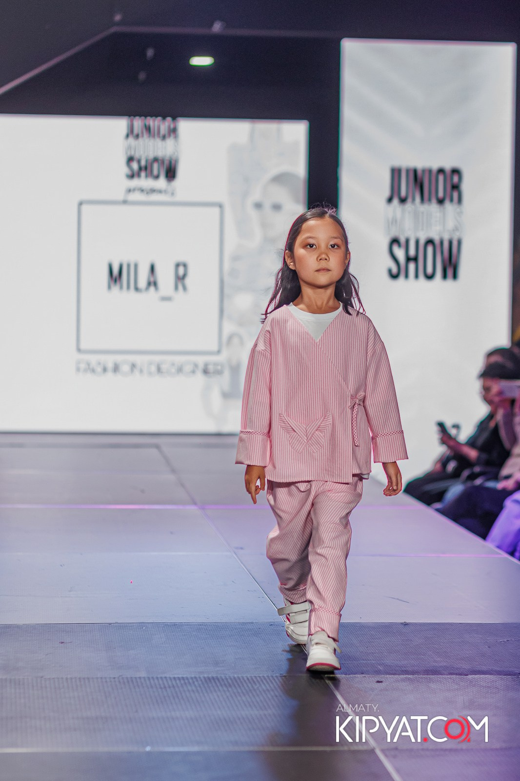 JUNIOR MODELS SHOW В РАМКАХ БЛАГОТВОРИТЕЛЬНОГО ПРОЕКТА МОДА ЗА СЧАСТЬЕ ДЕТЕЙ. КИПЯТКОМ АЛМАТЫ!