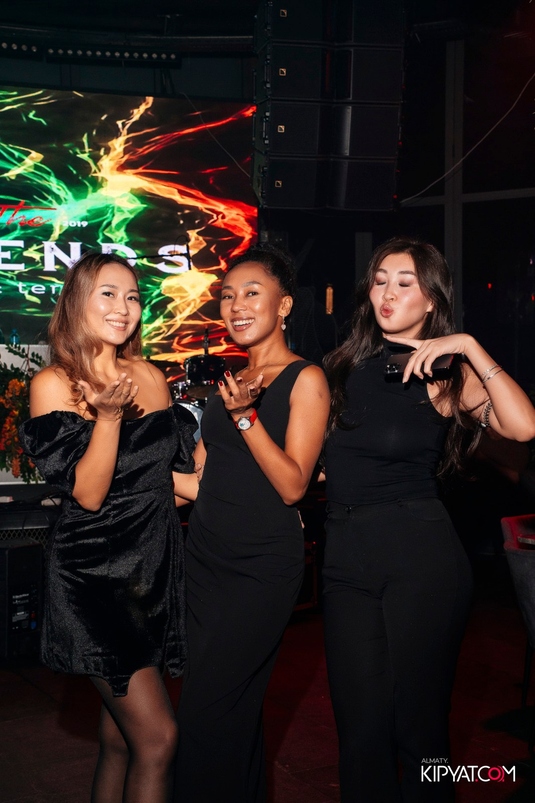 FRIENDS BAR & TERRACE. КИПЯТКОМ АЛМАТЫ!