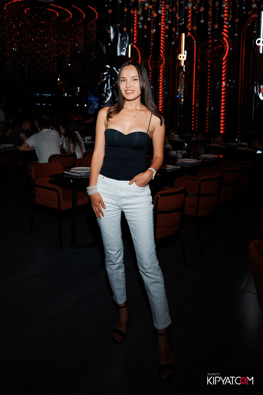 FRIENDS BAR & TERRACE. КИПЯТКОМ АЛМАТЫ!