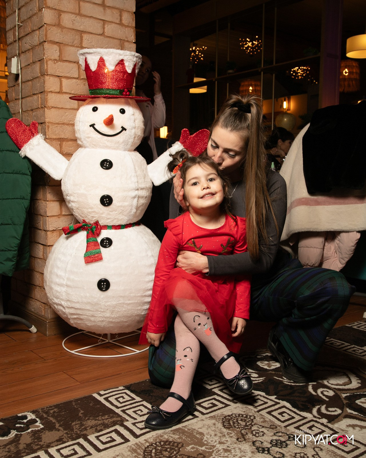 ГРУЗИНСКИЙ ДВОР НА КАБАНБАЙ БАТЫРА. КИПЯТКОМ АЛМАТЫ!