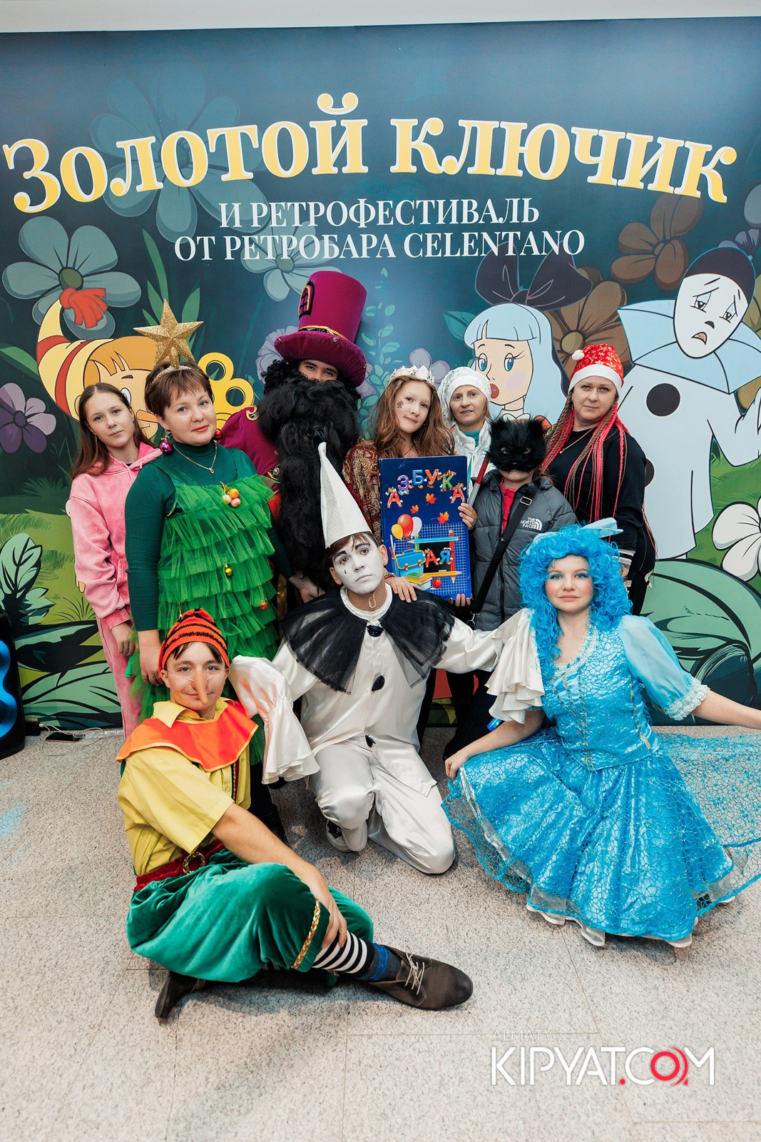 ЗОЛОТОЙ КЛЮЧИК И РЕТРОФЕСТИВАЛЬ ОТ РЕСТОБАРА CELENTANO. КИПЯТКОМ АЛМАТЫ!