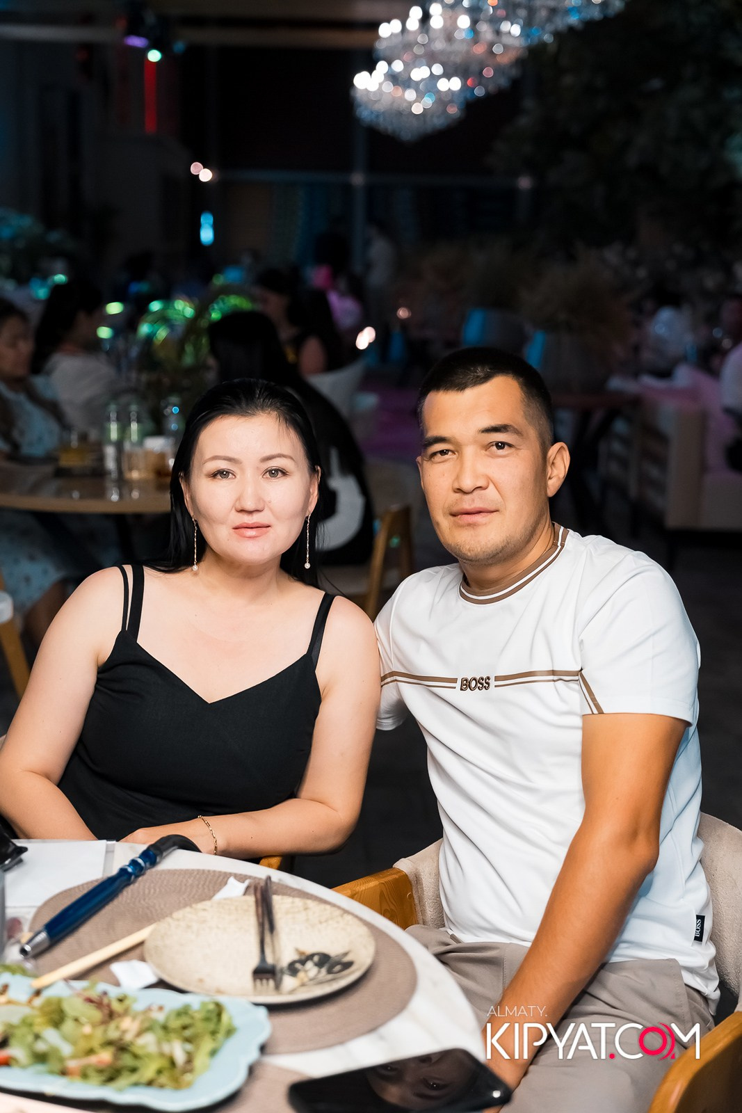 FRIENDS BAR & TERRACE. КИПЯТКОМ АЛМАТЫ!