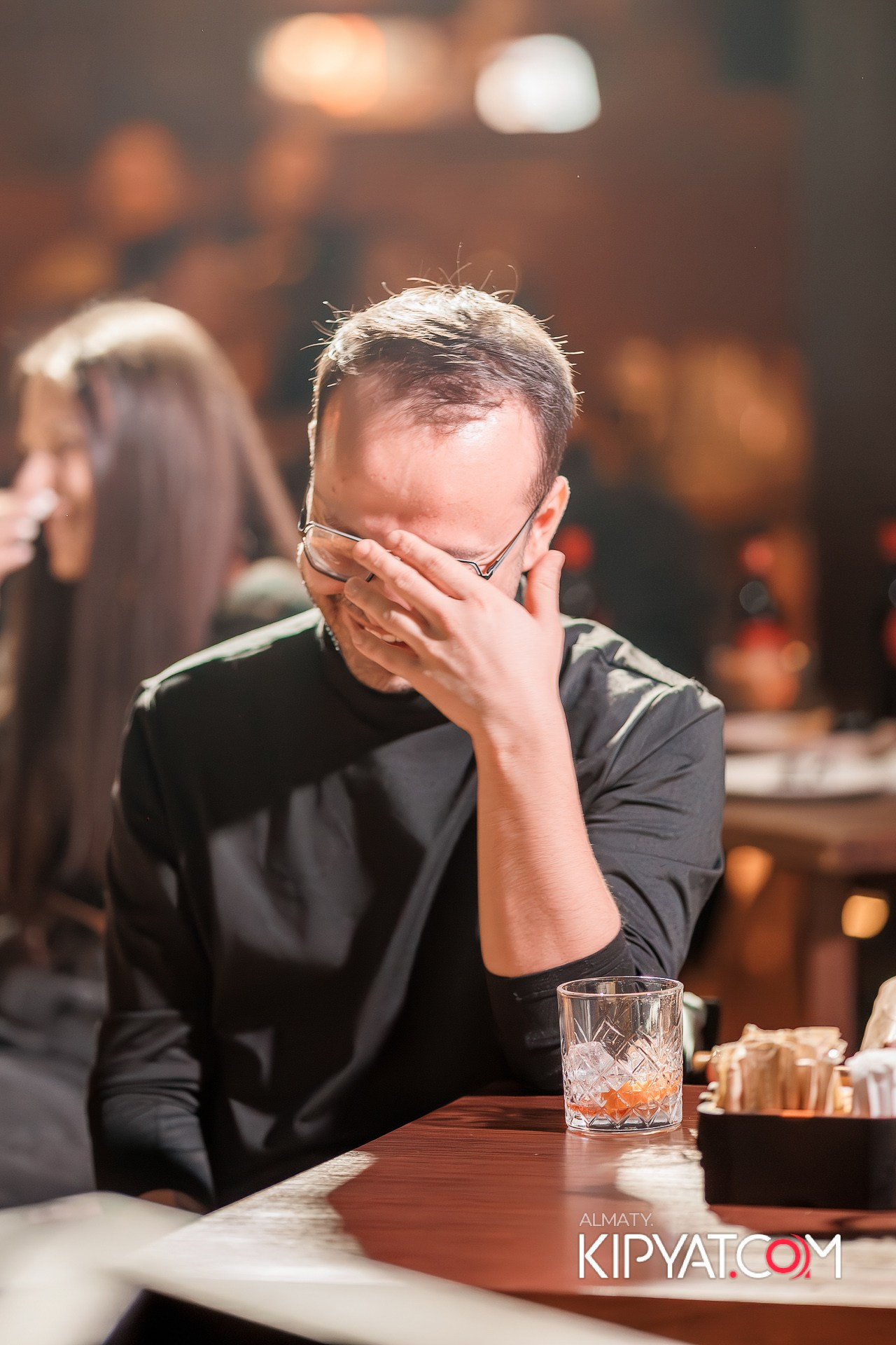 СОЛЬНЫЙ СТЕНДАП КОНЦЕРТ АЛЕКСАНДРА МЕРКУЛЬ. КИПЯТКОМ АЛМАТЫ!