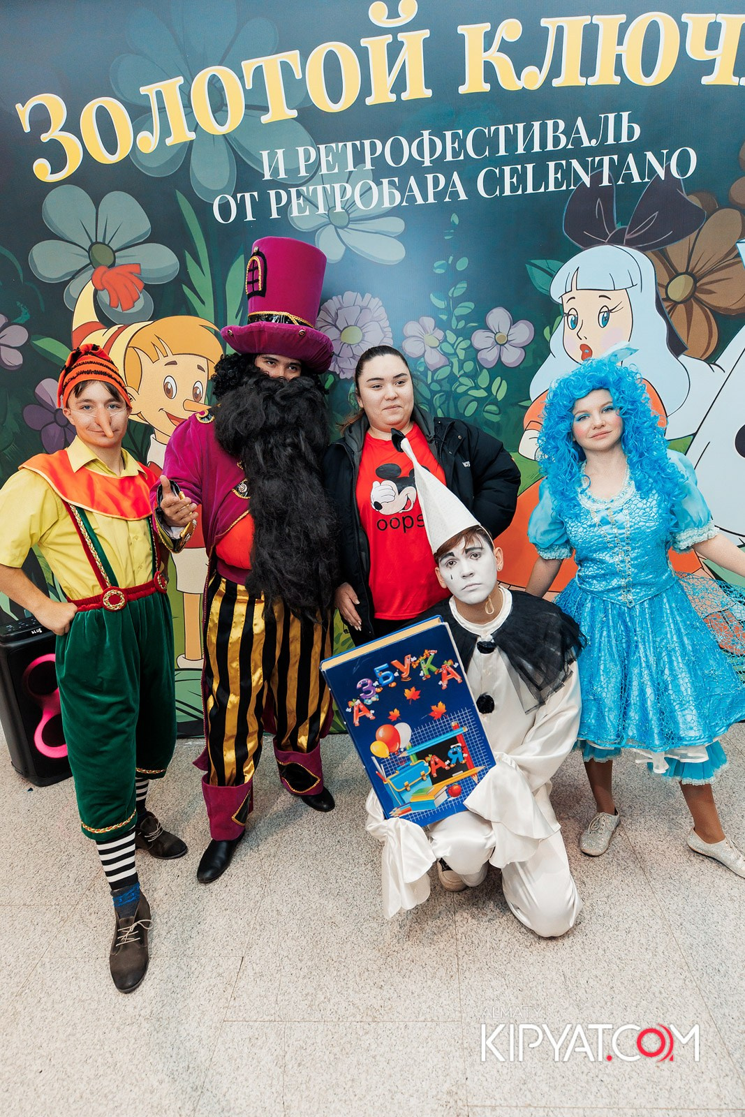 ЗОЛОТОЙ КЛЮЧИК И РЕТРОФЕСТИВАЛЬ ОТ РЕСТОБАРА CELENTANO. КИПЯТКОМ АЛМАТЫ!