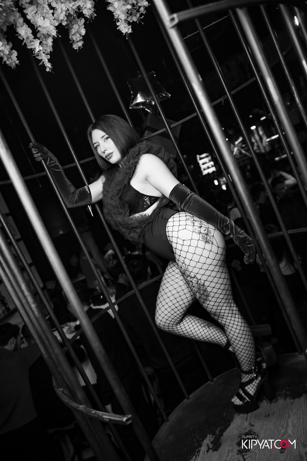 UYAT EMES BAR. КИПЯТКОМ АЛМАТЫ!