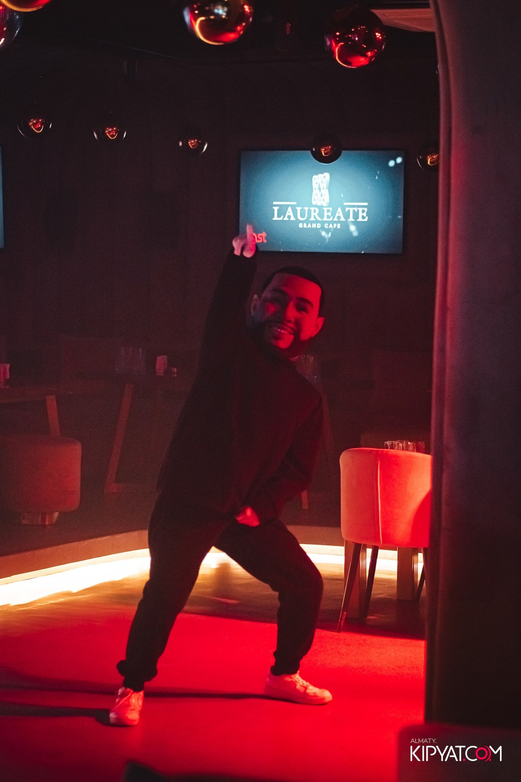 LAUREATE GRANDE CAFE. КИПЯТКОМ АЛМАТЫ!