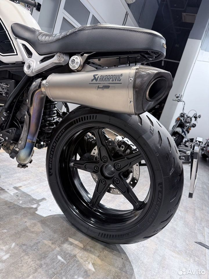 Купить BMW R9T (White Scrambler) — подробнее на сайте. Hello Davidson, Москва. Только хорошие мотоциклы…