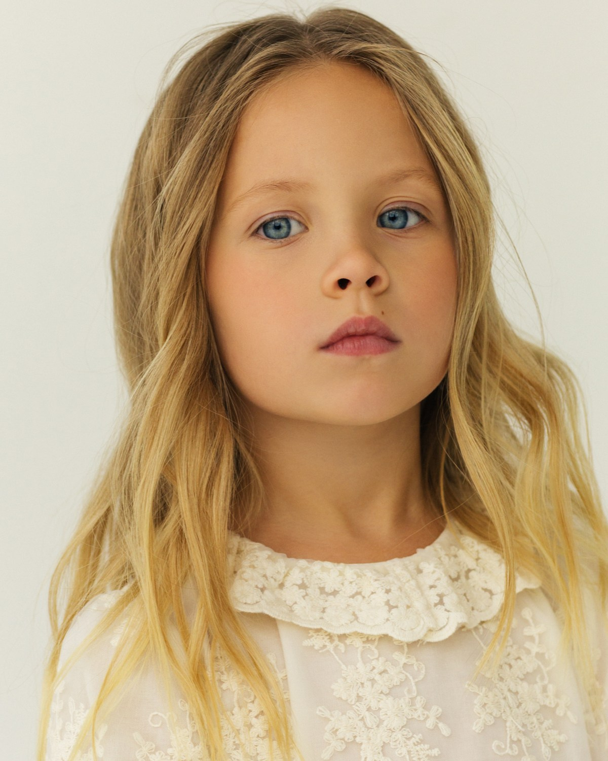 СЪЕМКИ В СТУДИИ. Oksanaseregina.wfolio.pro