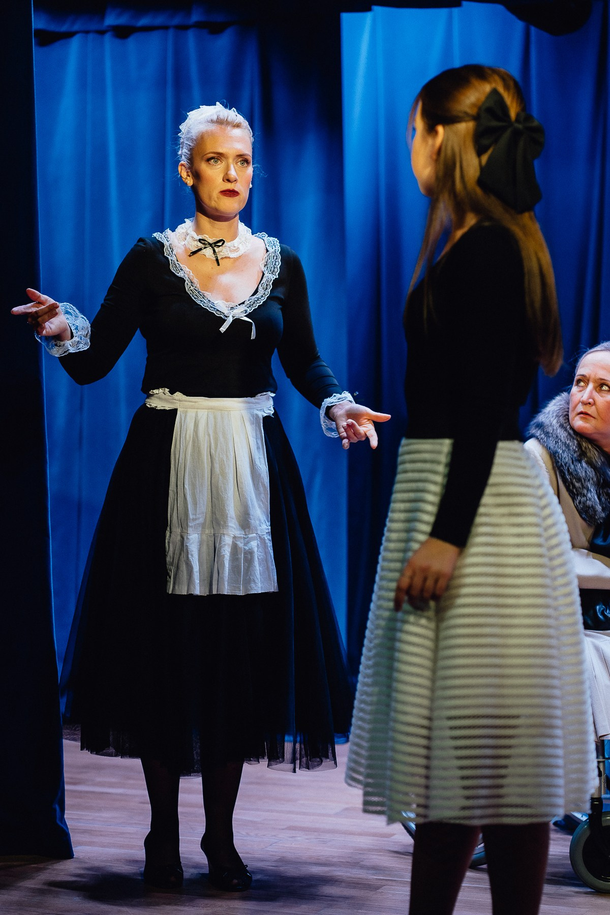 Театр Дом 8 Любящих женщин. Главная