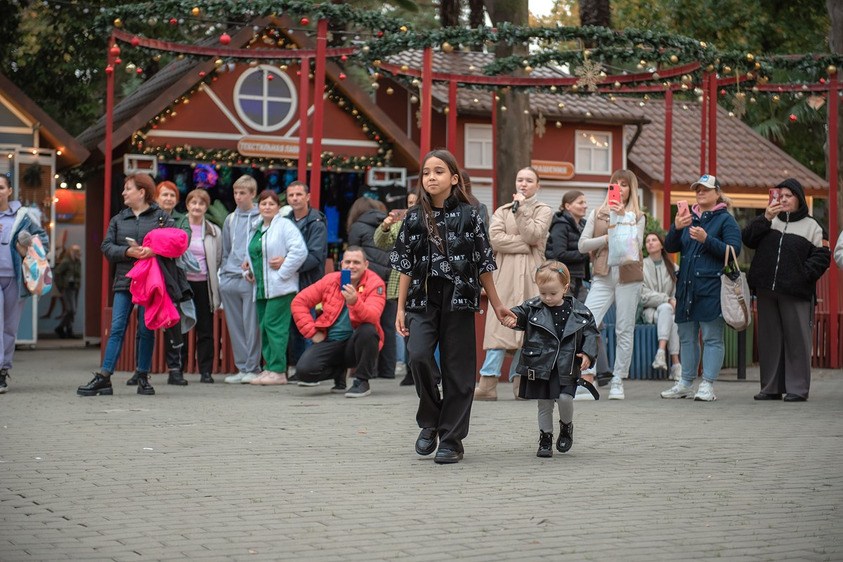 Парк Ривьера дефиле HAPPYkids. Семейный и коммерческий фотограф в Сочи Александр Бодунов