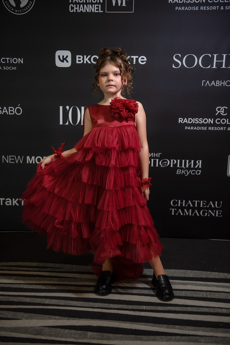 SochiFashionWeek2024 дизайнер Анохина Светлана. Семейный и коммерческий фотограф в Сочи Александр Бодунов