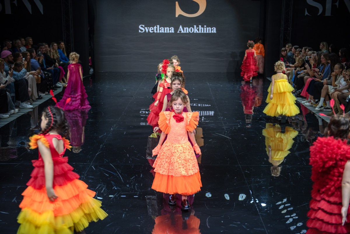 SochiFashionWeek2024 дизайнер Анохина Светлана. Семейный и коммерческий фотограф в Сочи Александр Бодунов