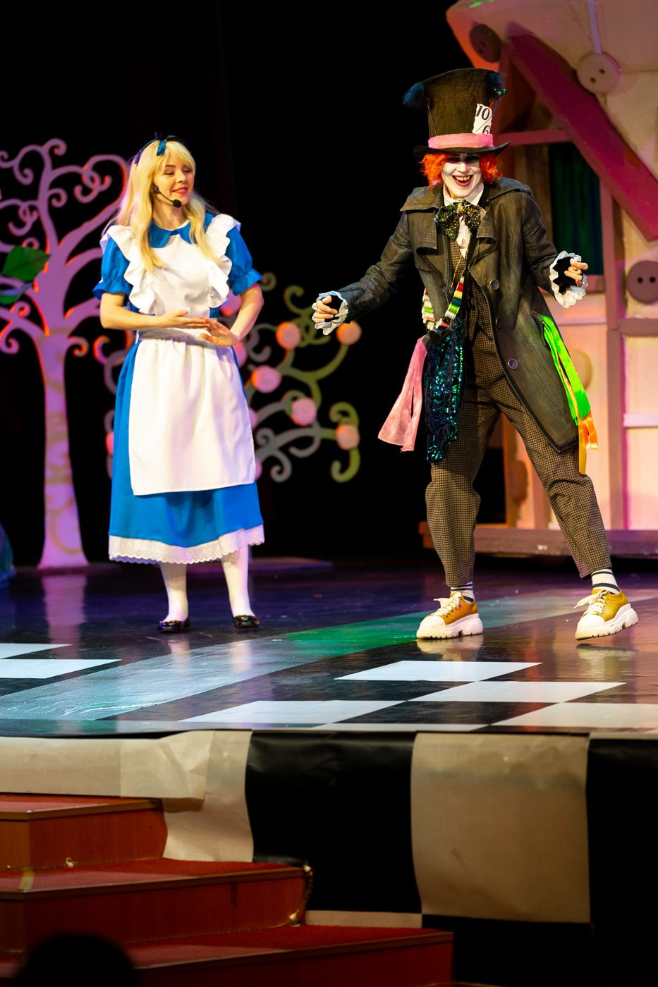 Спектакль в Доме культуры. Андрей Кровлин — фотограф в Славянке