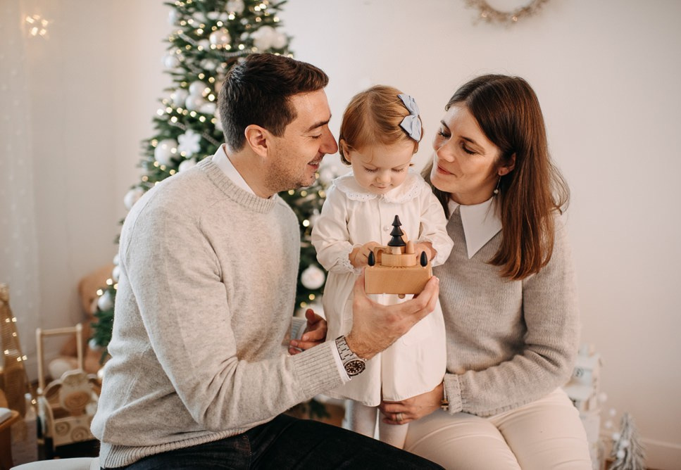 Новогодняя фотосессия. Фотосессия в студии в Москве от профессионального фотографа услуги по доступным ценам