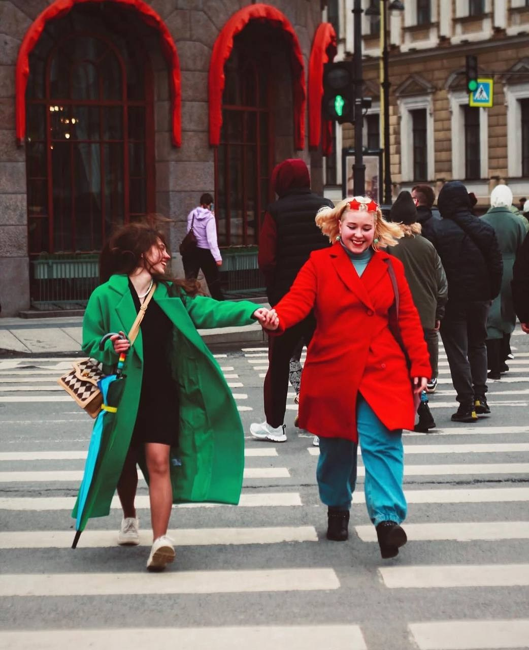 Пальто коммерция. Костюмер, художник кино и телевидения в спб