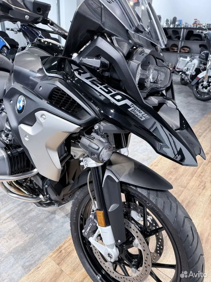 Купить 2022 BMW R1250GS (Triple Black) — подробнее на сайте. Hello Davidson, Москва. Только хорошие мотоциклы…