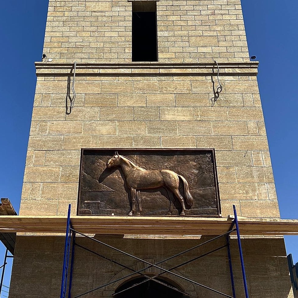 Карачаевская лошадь. 2022. Бронза.  150х320х20 см