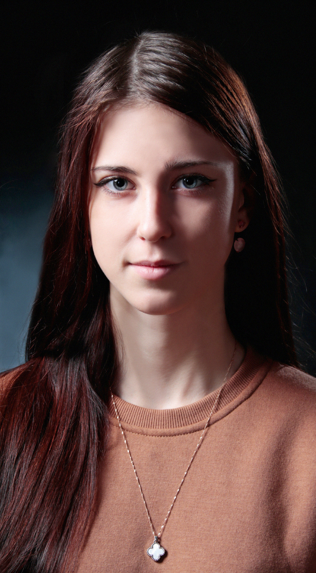 Портретный фотограф для выпускного Ростова-на-Дону. Выпускные альбомы, фотограф Денис Зимин в городе Ростове-на-Дону