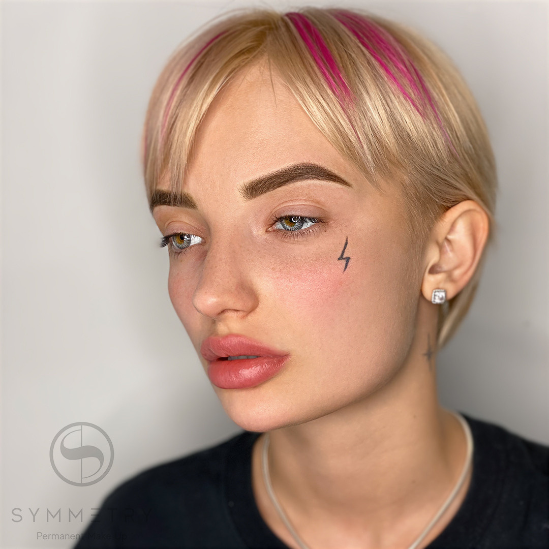 Олеся. Студия перманентного макияжа, косметологии и массажа SYMMETRY в Москве, м. Киевская