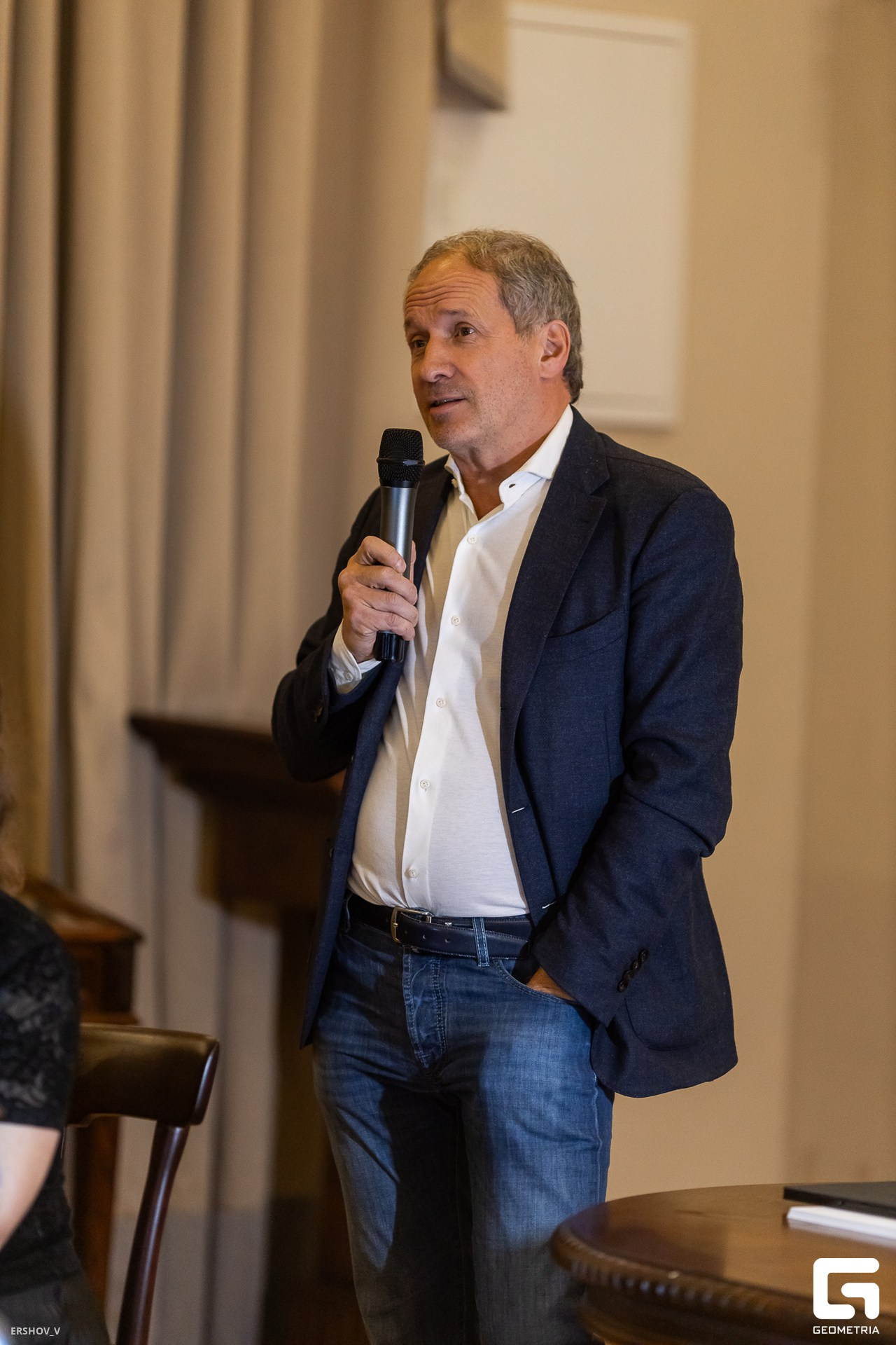 THE PLACES. EXHIBITION AND ART SHOW. PAVEL KIR