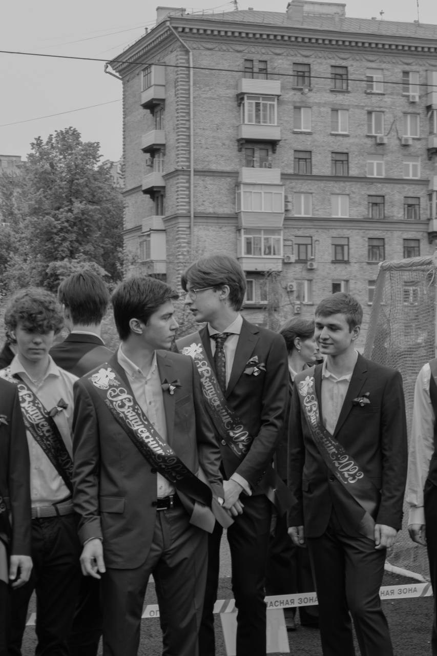 Последний звонок. Фотограф про чувства Варя Сильвестрова, Москва