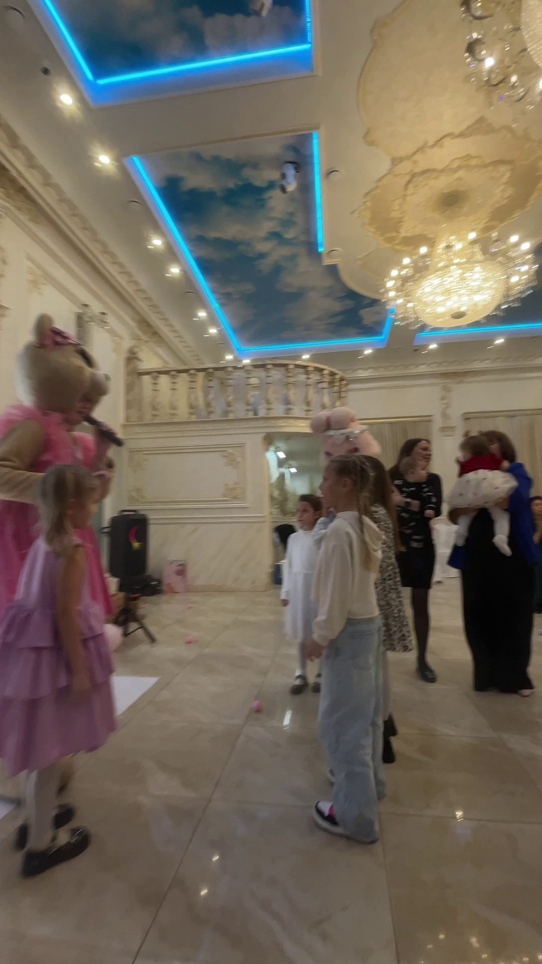 Рилс | видео. Свадебный фотограф Денис Ожигин в Краснодаре и крае. Эмоциональная и стильная съемка вашего дня