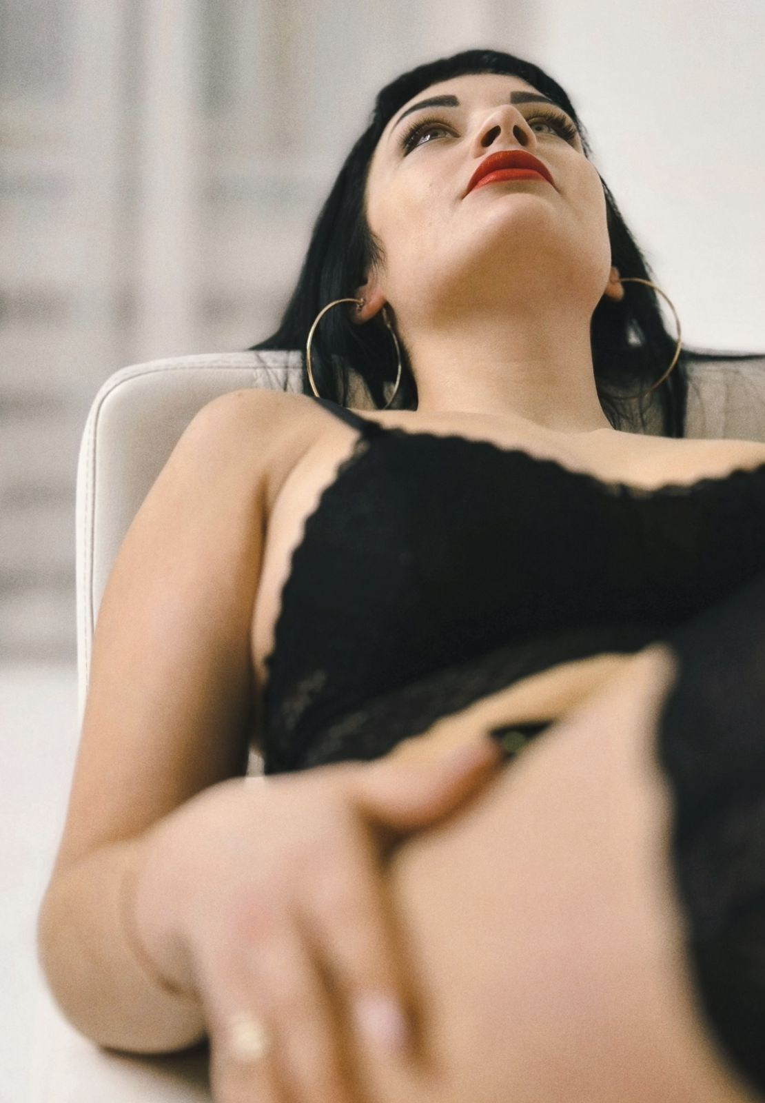 Серия «Белый диван». Мобильный фотограф Дмитрий Шпуров | KIREVAS