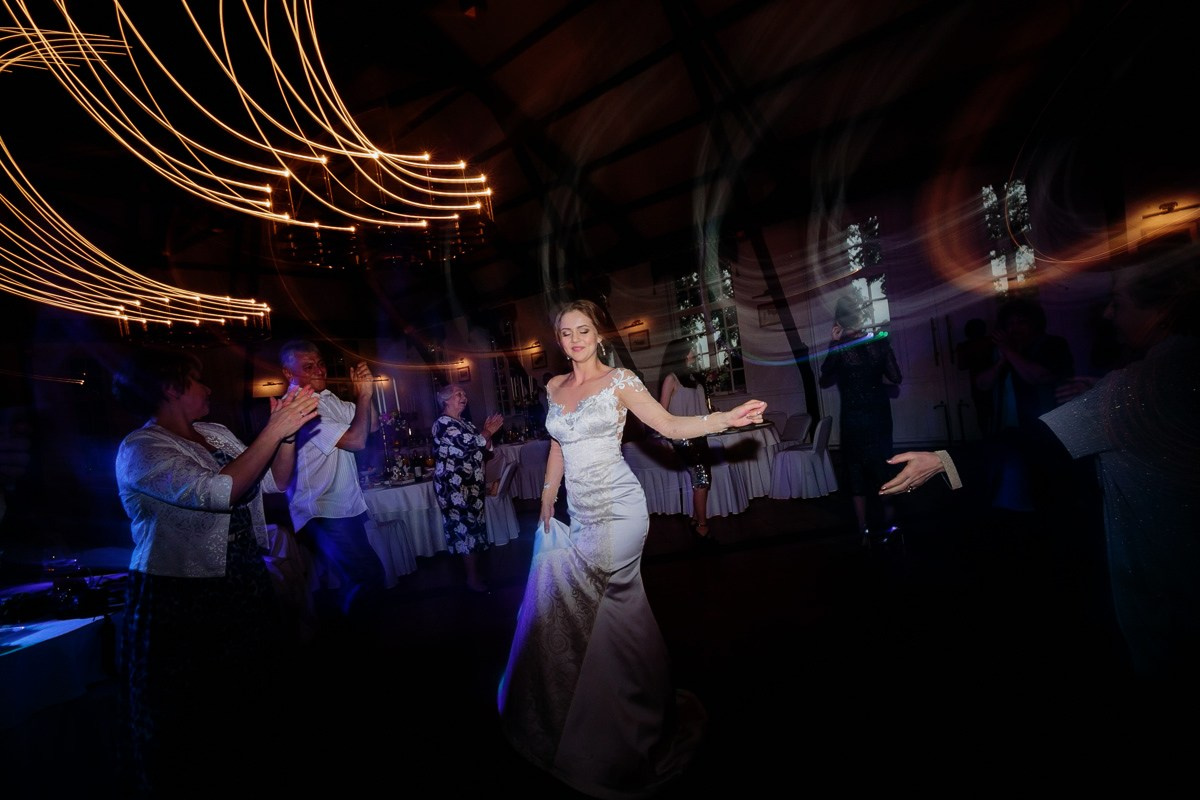 Евгения + Ники (Под дождем). Свадебные и портретный фотограф — Кирилл Зорин