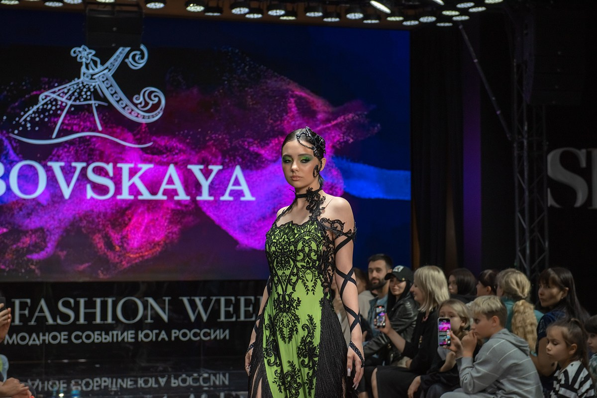 SochiFashionWeek2024 дизайнер Кибовская. Семейный и коммерческий фотограф в Сочи Александр Бодунов