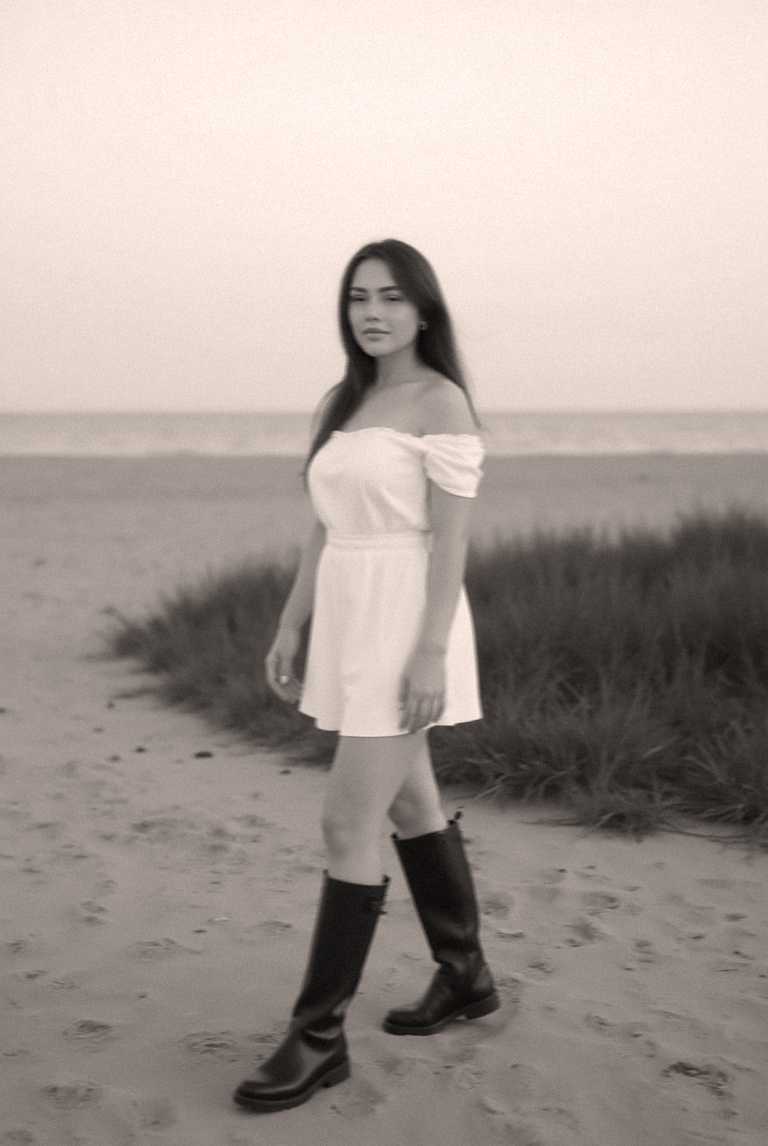 Нейро креатор Саша Кинбер: нейрофото, генерация видео, обучение