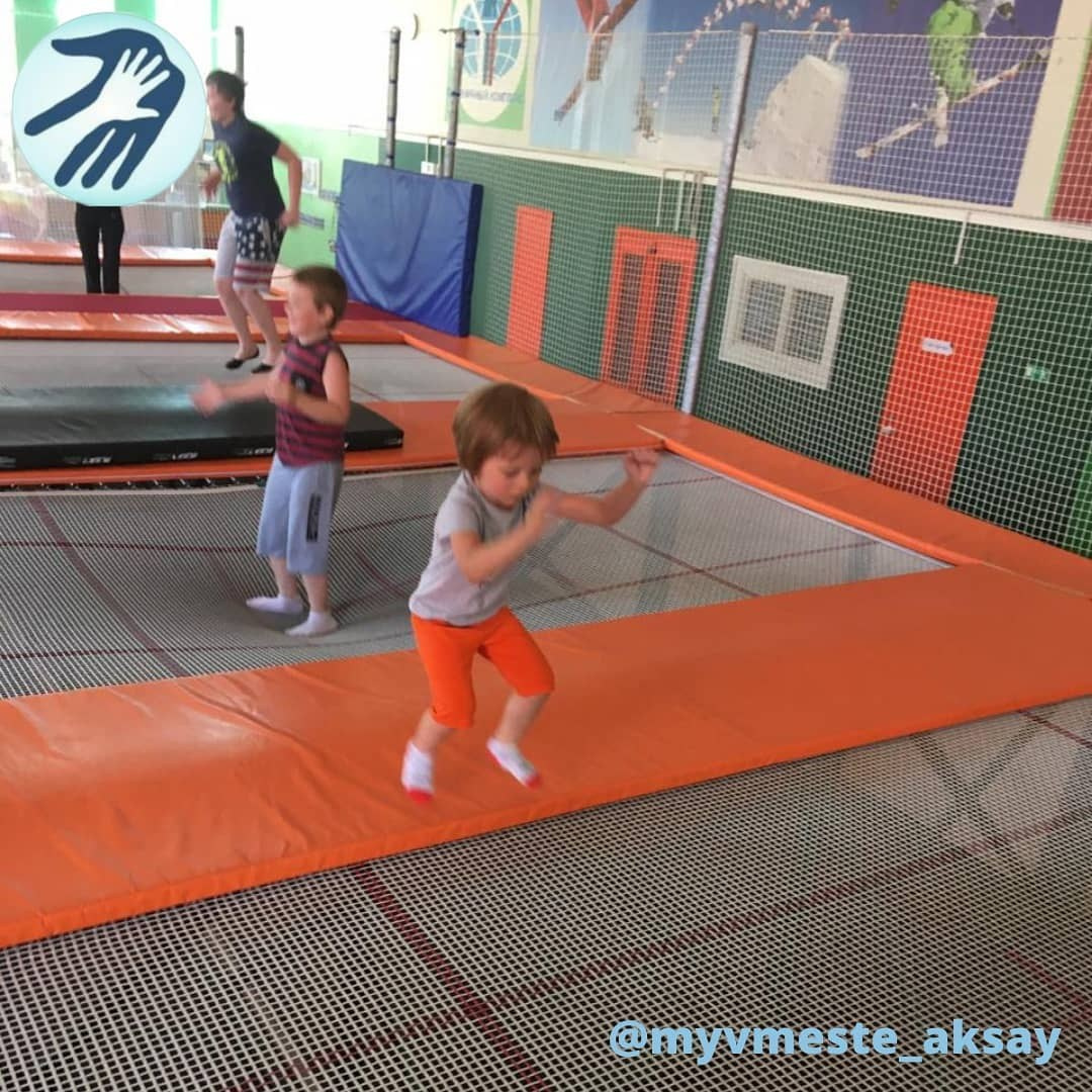 Пятница в полёте: батуты, радость и польза для здоровья!